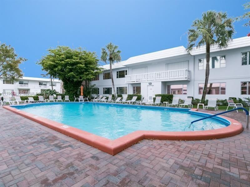 Vendido Recientemente: $99,999 (2 camas, 2 baños, 930 Pies cuadrados)