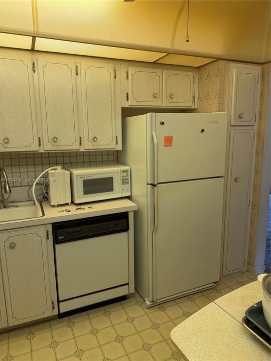 Vendido Recientemente: $99,999 (2 camas, 2 baños, 930 Pies cuadrados)