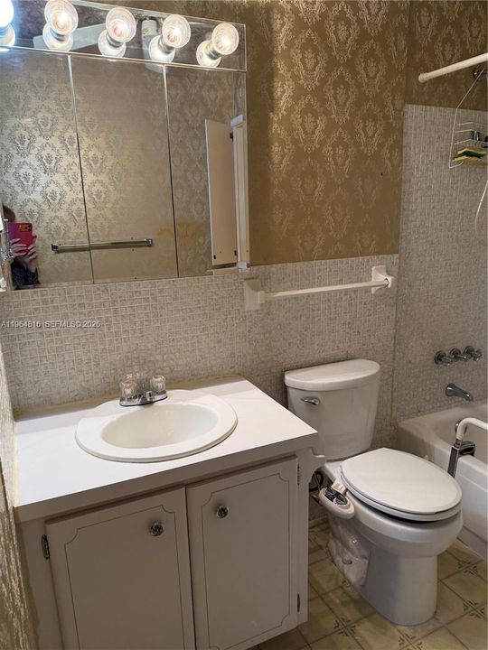 Vendido Recientemente: $99,999 (2 camas, 2 baños, 930 Pies cuadrados)