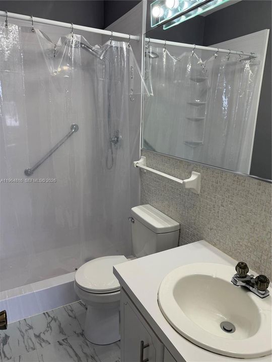 Vendido Recientemente: $99,999 (2 camas, 2 baños, 930 Pies cuadrados)