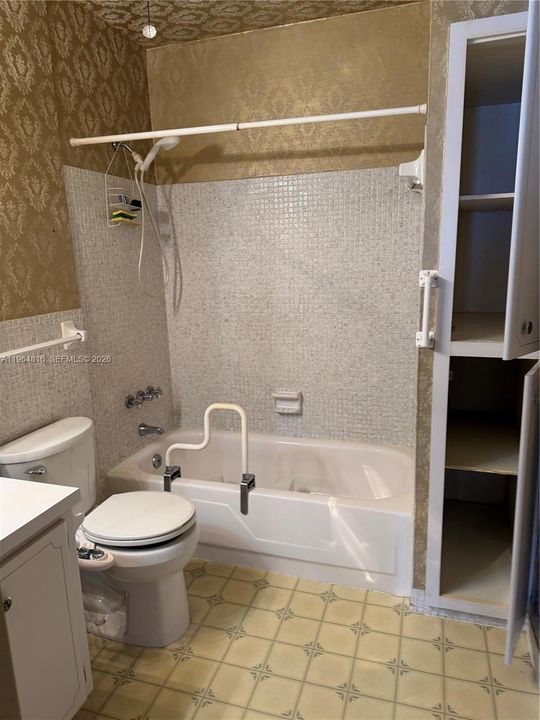 Vendido Recientemente: $99,999 (2 camas, 2 baños, 930 Pies cuadrados)