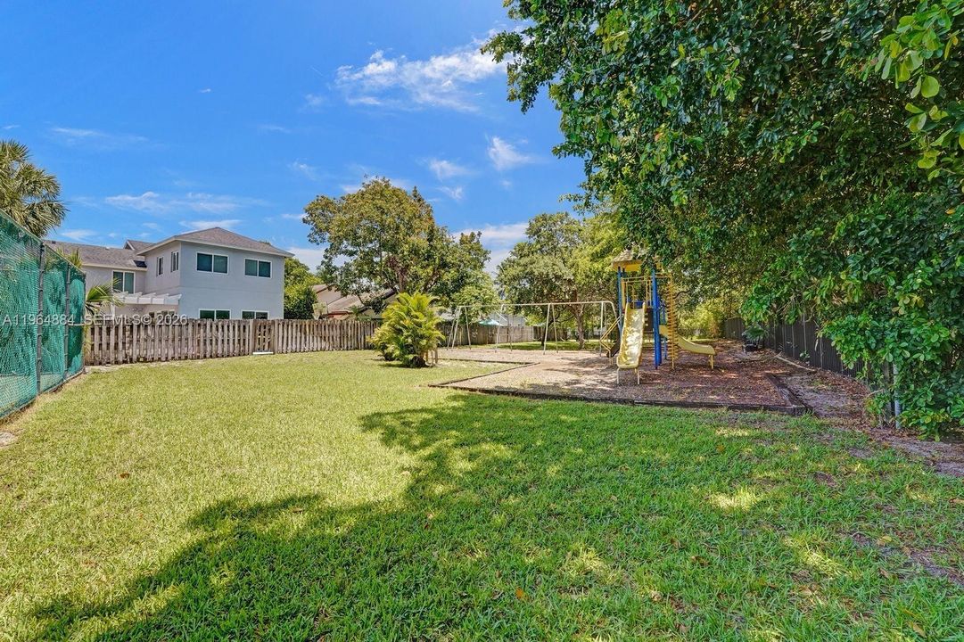 En Venta: $1,549,000 (4 camas, 2 baños, 2088 Pies cuadrados)