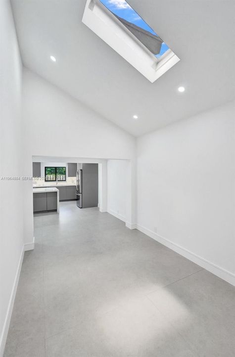En Venta: $1,549,000 (4 camas, 2 baños, 2088 Pies cuadrados)