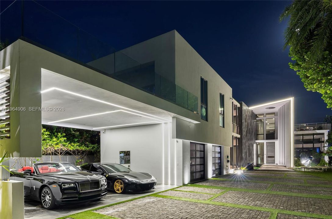 В аренду: $95,000 (5 спален, 7 ванн, 5406 Квадратных фут)