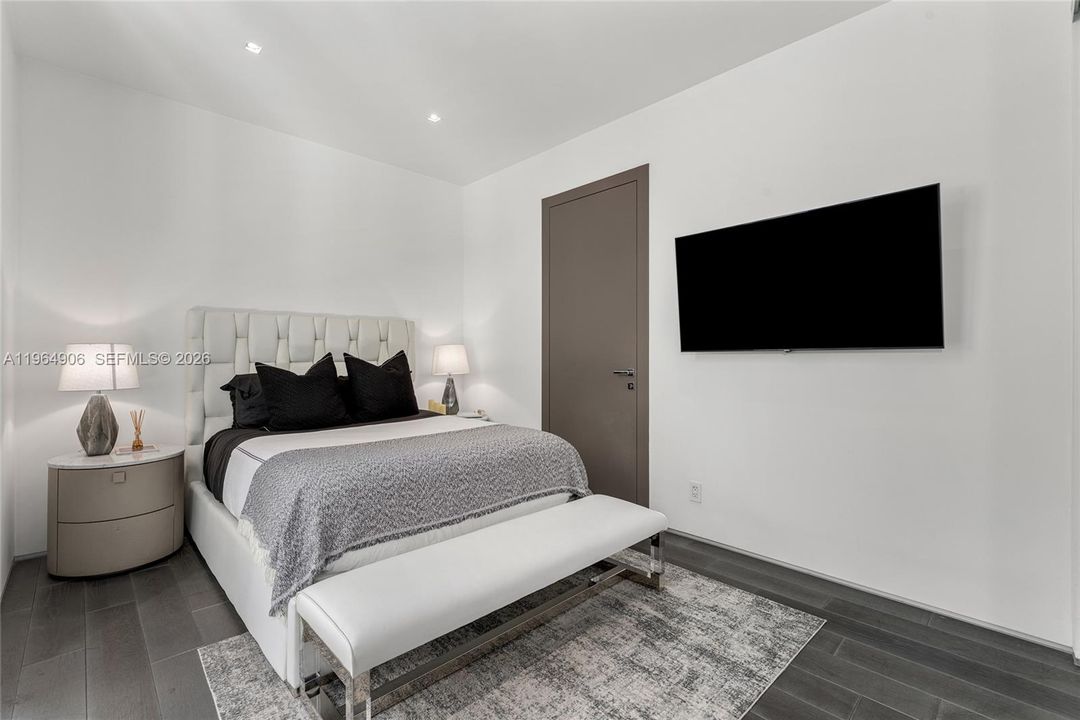 В аренду: $95,000 (5 спален, 7 ванн, 5406 Квадратных фут)