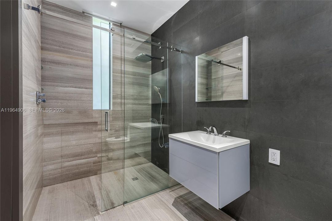 В аренду: $95,000 (5 спален, 7 ванн, 5406 Квадратных фут)
