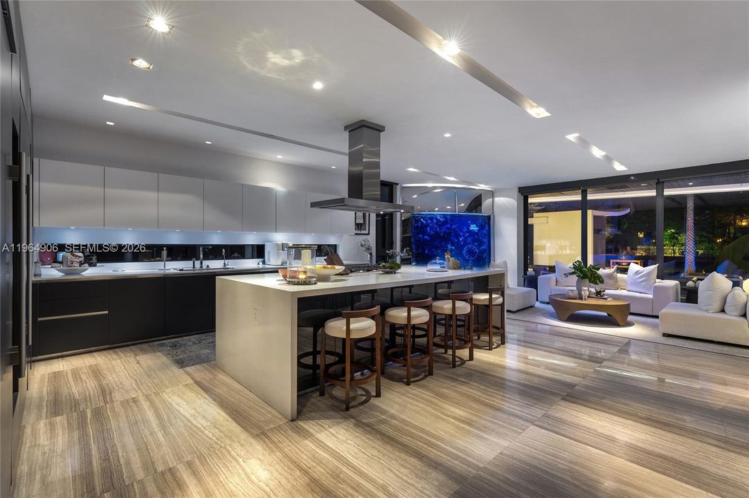 В аренду: $95,000 (5 спален, 7 ванн, 5406 Квадратных фут)