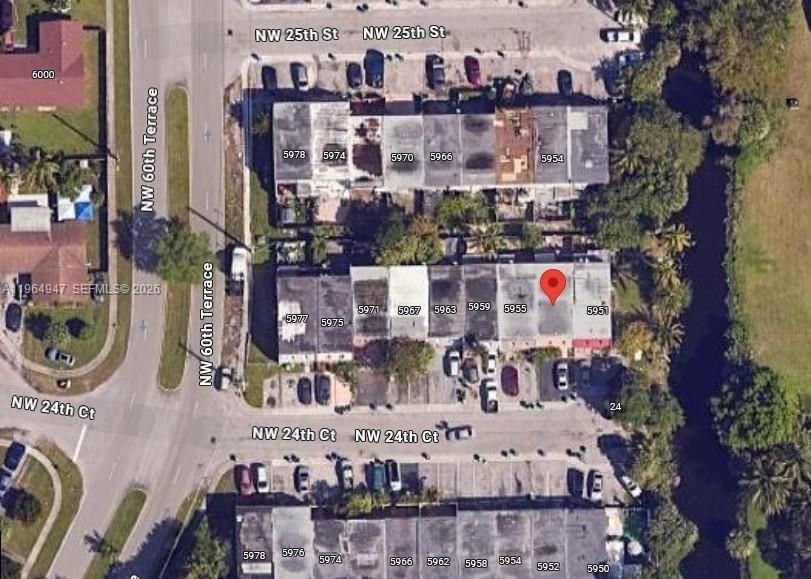 Vendido Recientemente: $359,000 (4 camas, 2 baños, 1704 Pies cuadrados)