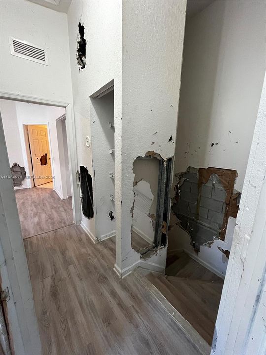 Под контрактом: $179,000 (2 спален, 2 ванн, 1199 Квадратных фут)