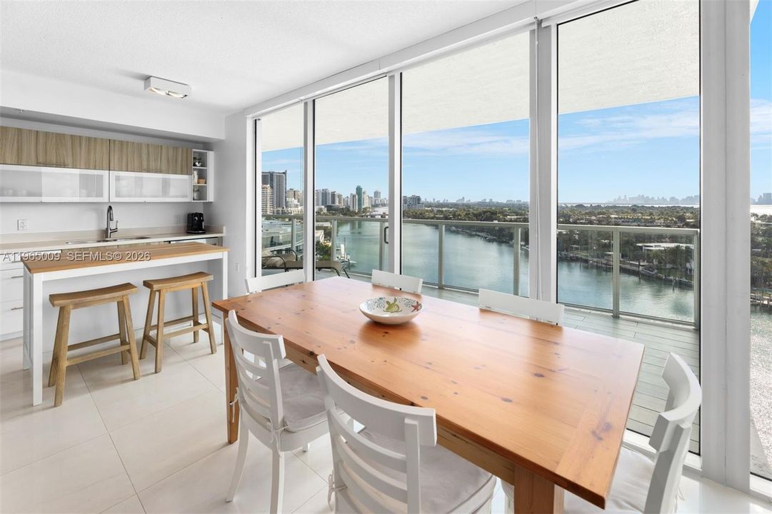 Active With Contract: $1,395,000 (3 beds, 2 baths, 1304 Square Feet)