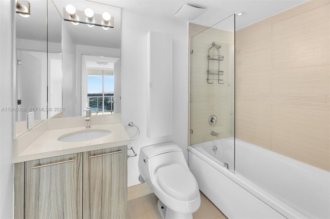 Active With Contract: $1,395,000 (3 beds, 2 baths, 1304 Square Feet)