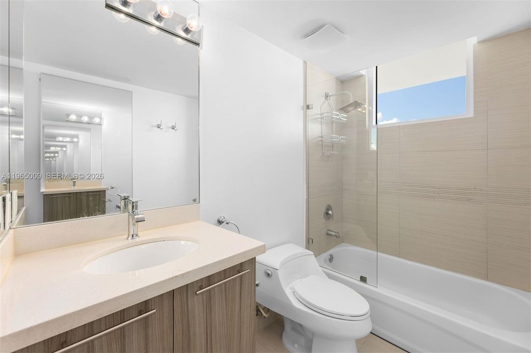Active With Contract: $1,395,000 (3 beds, 2 baths, 1304 Square Feet)