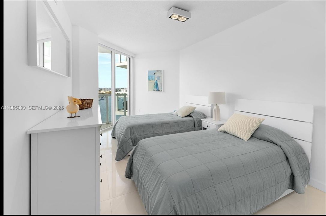 Active With Contract: $1,395,000 (3 beds, 2 baths, 1304 Square Feet)