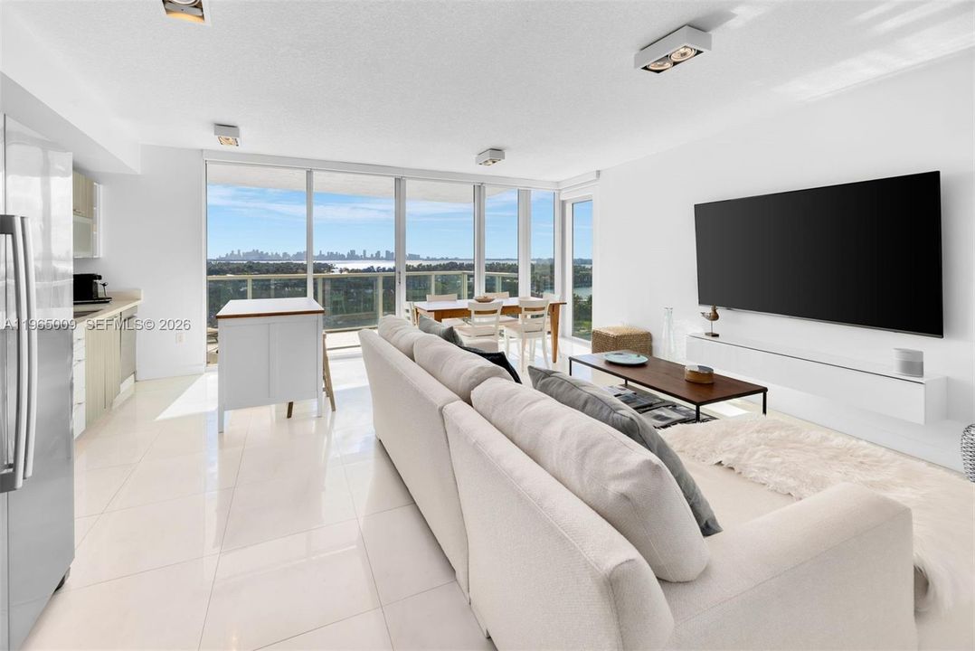 Active With Contract: $1,395,000 (3 beds, 2 baths, 1304 Square Feet)