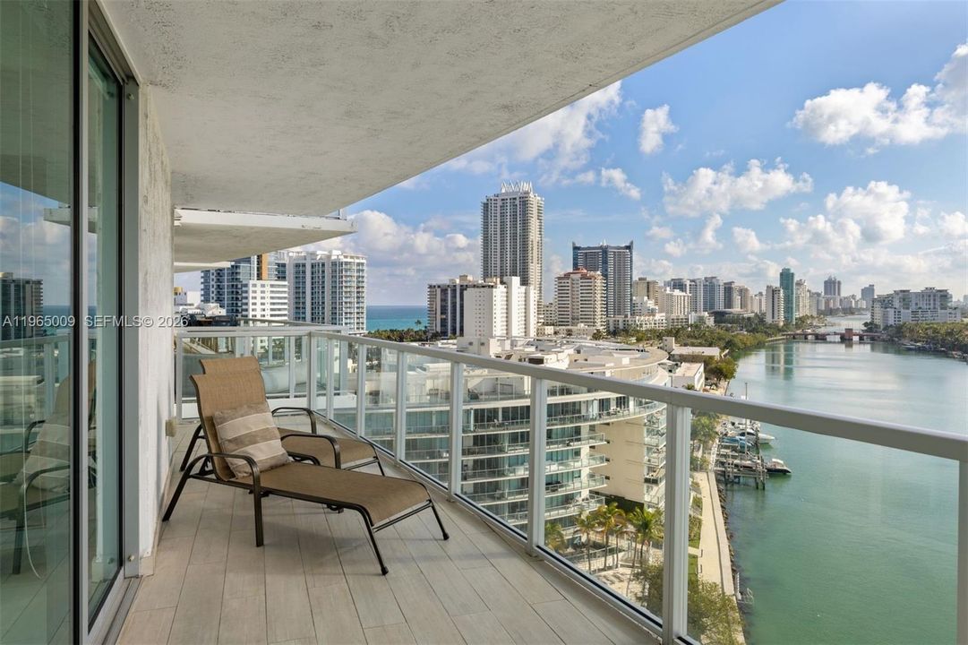 Active With Contract: $1,395,000 (3 beds, 2 baths, 1304 Square Feet)