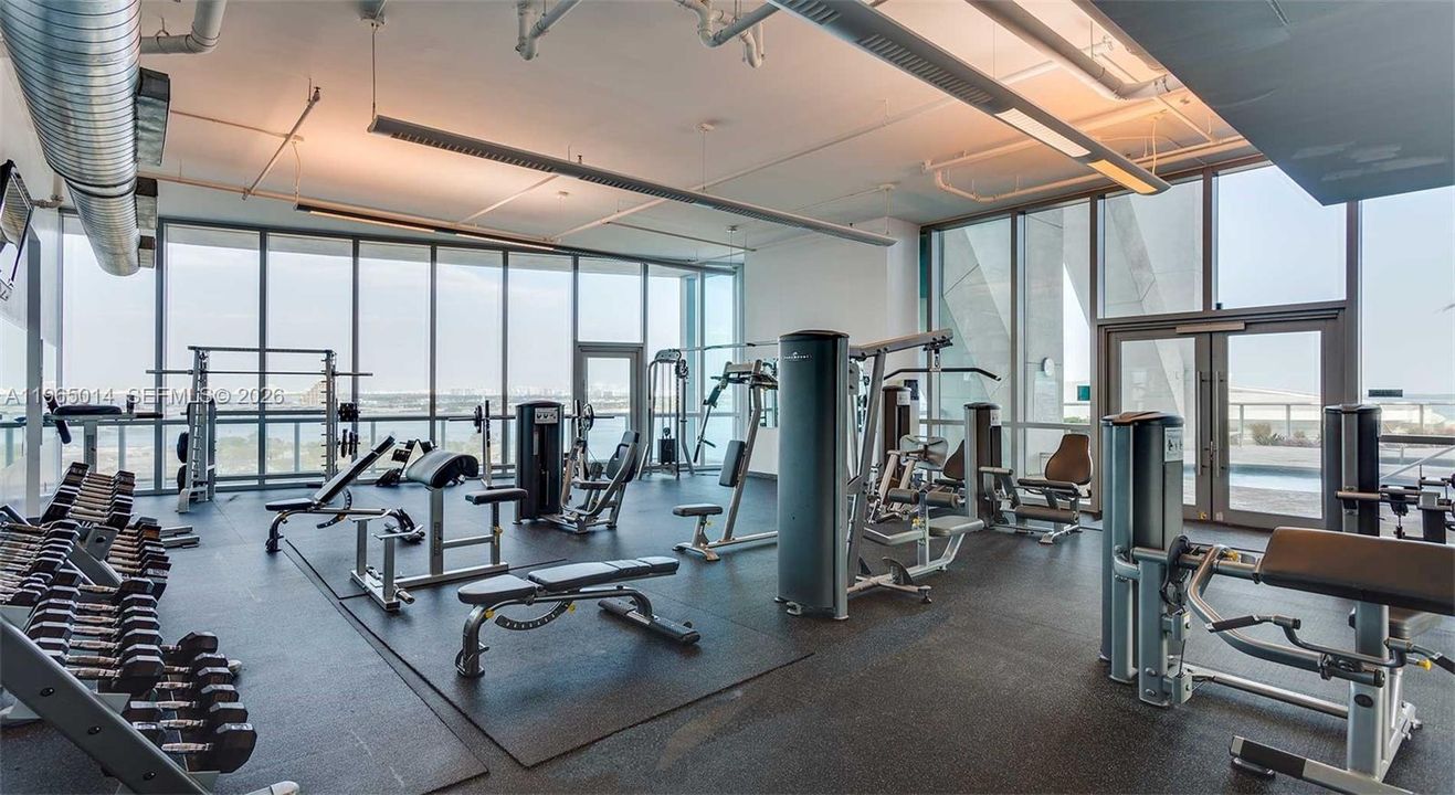 Active With Contract: $520,000 (1 beds, 1 baths, 845 Square Feet)