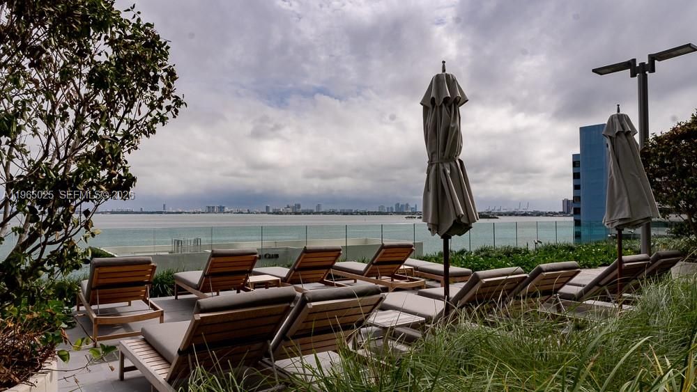 En Venta: $875,000 (2 camas, 3 baños, 1151 Pies cuadrados)