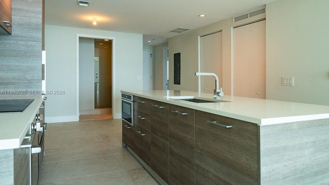 En Venta: $875,000 (2 camas, 3 baños, 1151 Pies cuadrados)