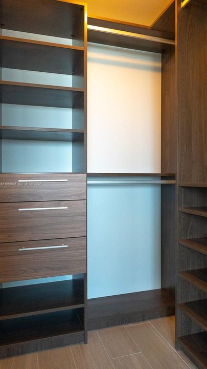 En Venta: $875,000 (2 camas, 3 baños, 1151 Pies cuadrados)