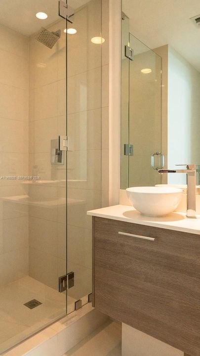 En Venta: $875,000 (2 camas, 3 baños, 1151 Pies cuadrados)