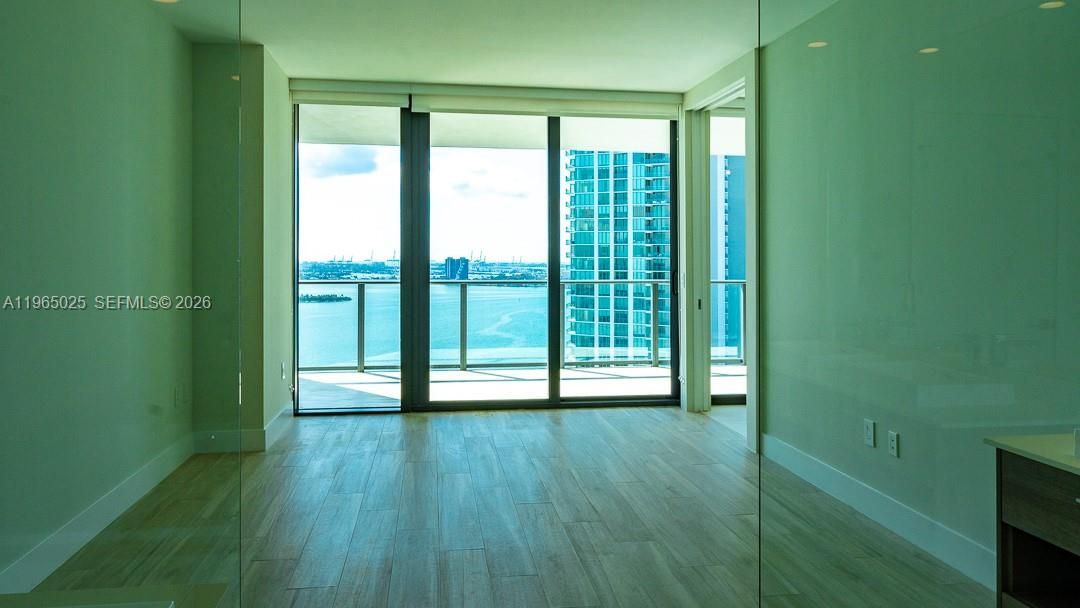 En Venta: $875,000 (2 camas, 3 baños, 1151 Pies cuadrados)