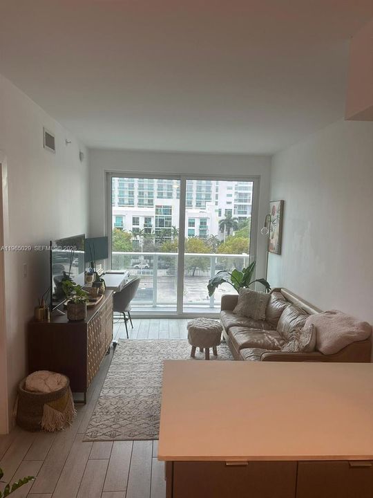 En Venta: $365,000 (1 camas, 1 baños, 560 Pies cuadrados)