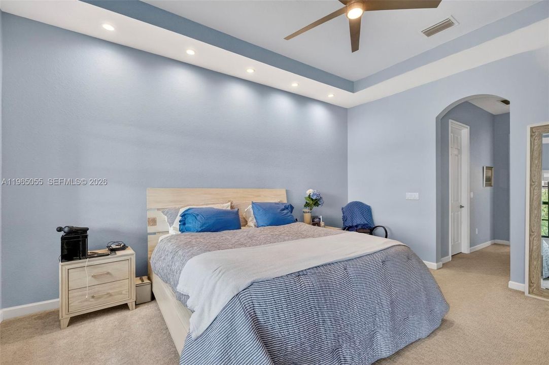 Activo con contrato: $1,349,999 (4 camas, 3 baños, 2480 Pies cuadrados)