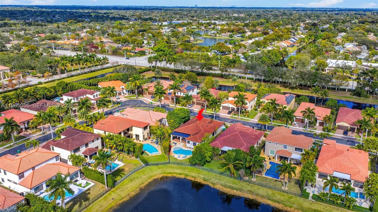 Activo con contrato: $1,349,999 (4 camas, 3 baños, 2480 Pies cuadrados)