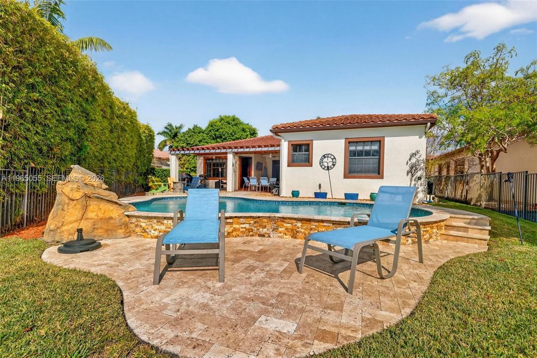 Activo con contrato: $1,349,999 (4 camas, 3 baños, 2480 Pies cuadrados)