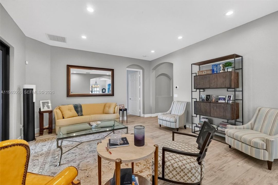 Activo con contrato: $1,349,999 (4 camas, 3 baños, 2480 Pies cuadrados)