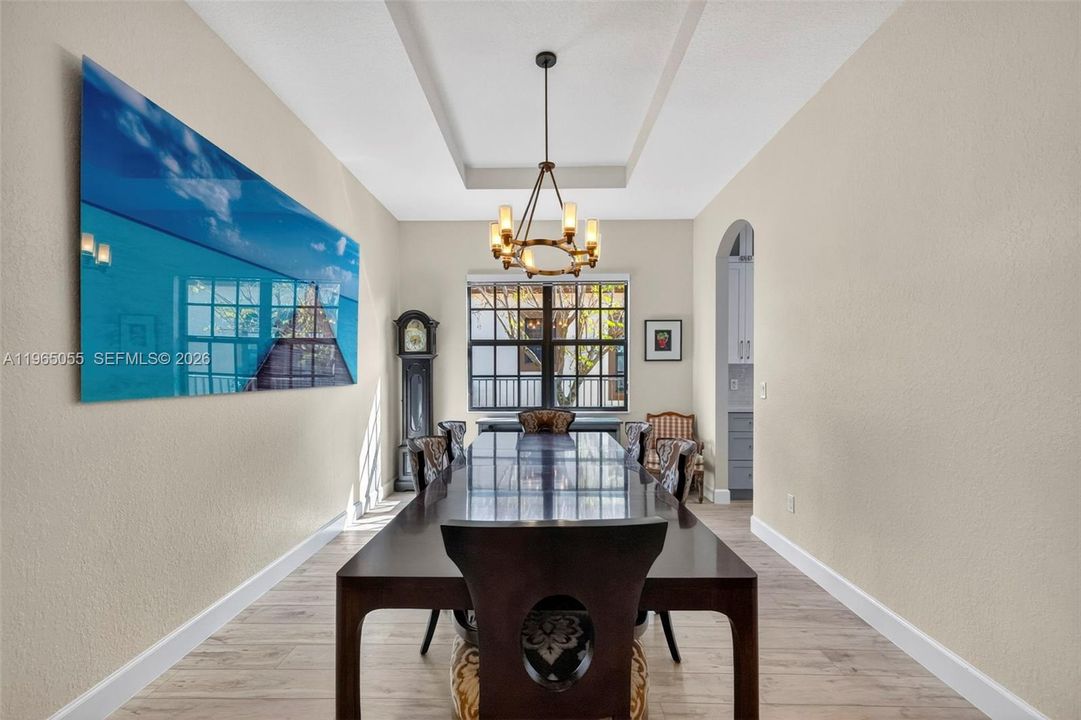 Activo con contrato: $1,349,999 (4 camas, 3 baños, 2480 Pies cuadrados)