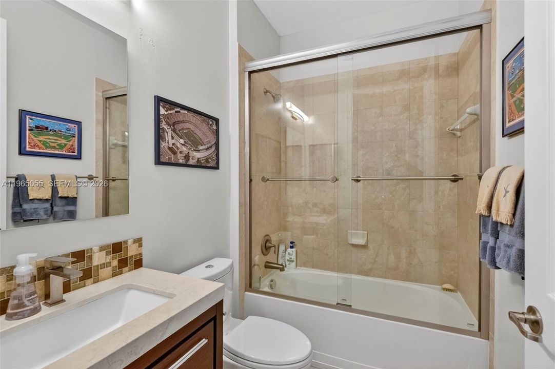 Activo con contrato: $1,349,999 (4 camas, 3 baños, 2480 Pies cuadrados)