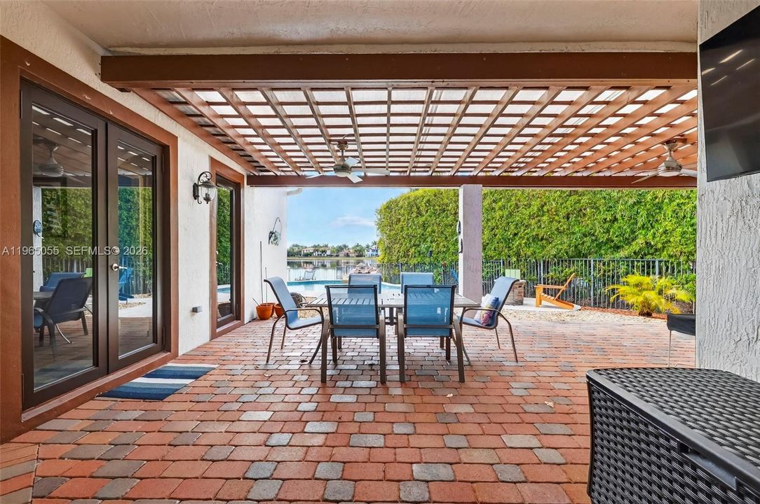 Activo con contrato: $1,349,999 (4 camas, 3 baños, 2480 Pies cuadrados)