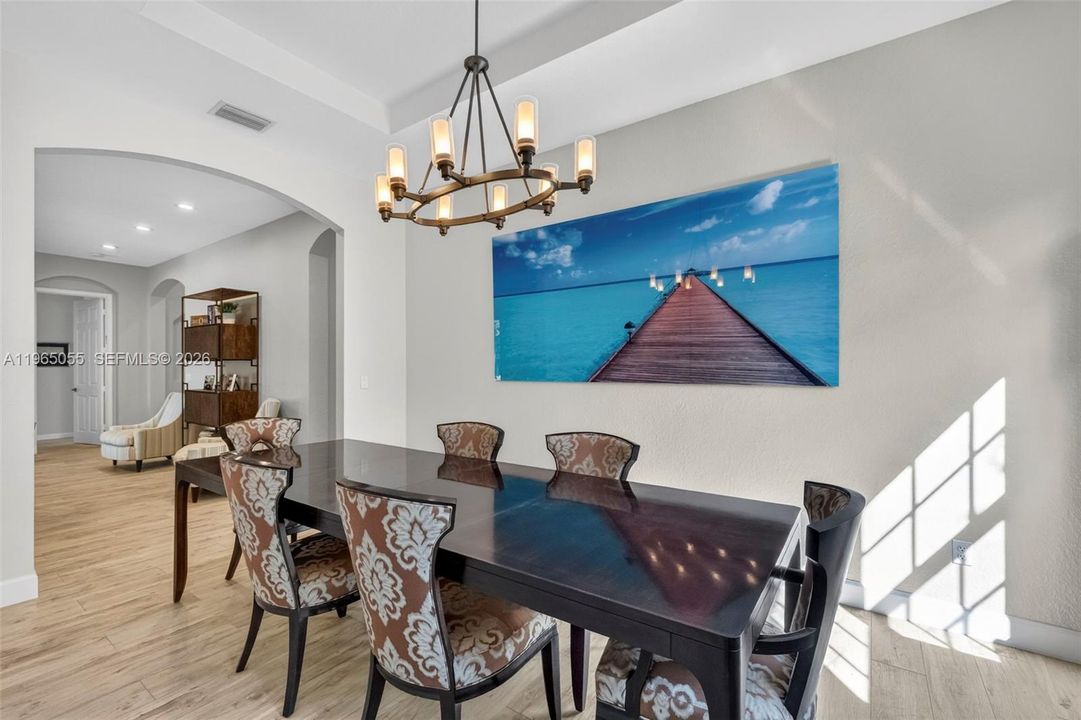 Activo con contrato: $1,349,999 (4 camas, 3 baños, 2480 Pies cuadrados)