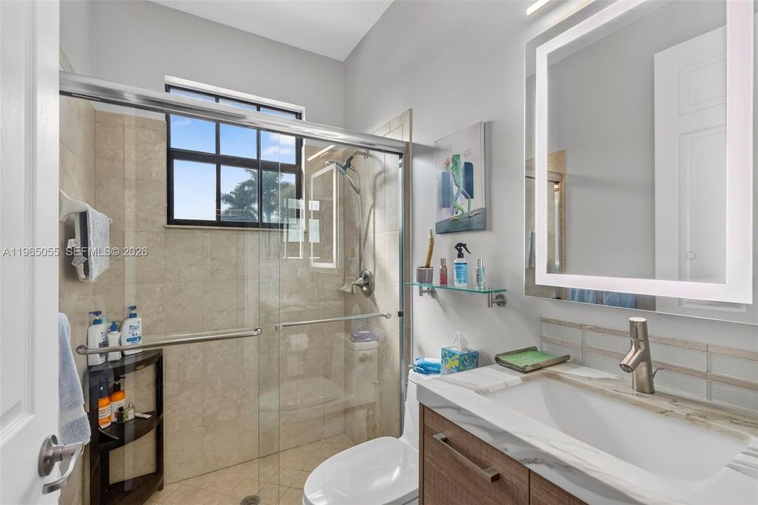 Activo con contrato: $1,349,999 (4 camas, 3 baños, 2480 Pies cuadrados)