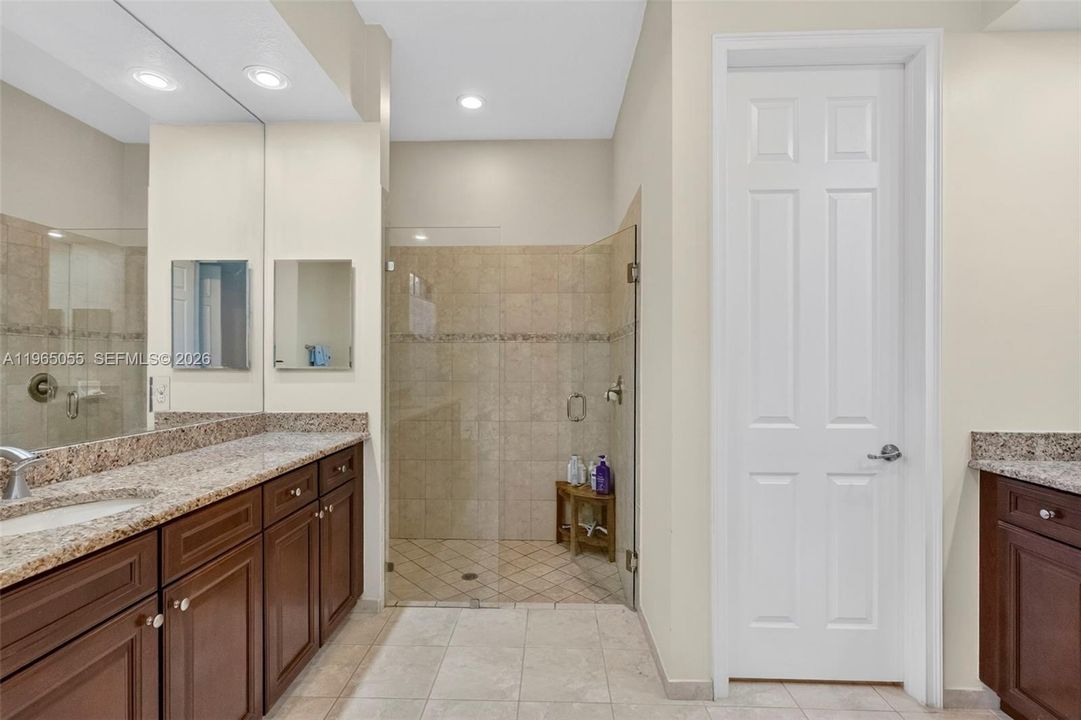 Activo con contrato: $1,349,999 (4 camas, 3 baños, 2480 Pies cuadrados)