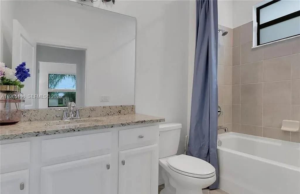 En Venta: $320,000 (3 camas, 3 baños, 2202 Pies cuadrados)
