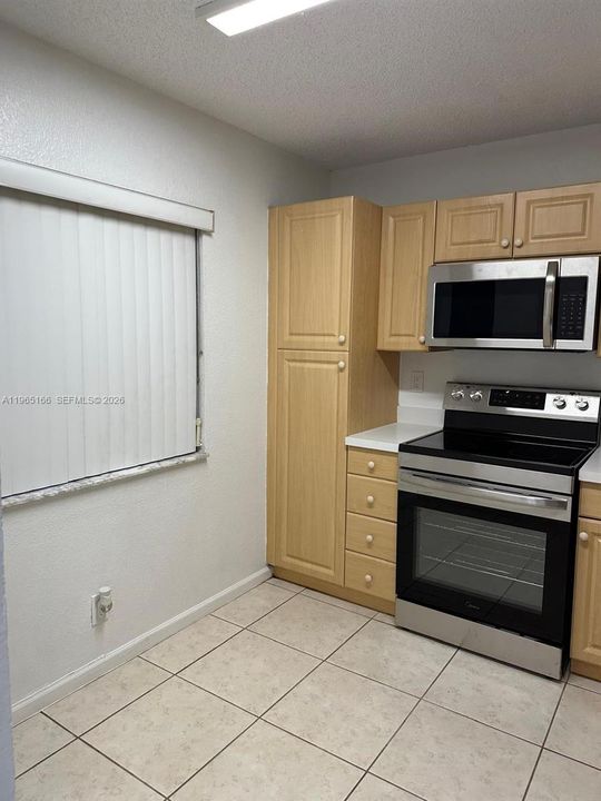 Recientemente alquilado: $1,700 (1 camas, 1 baños, 718 Pies cuadrados)