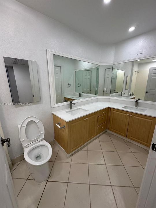 Recientemente alquilado: $1,700 (1 camas, 1 baños, 718 Pies cuadrados)