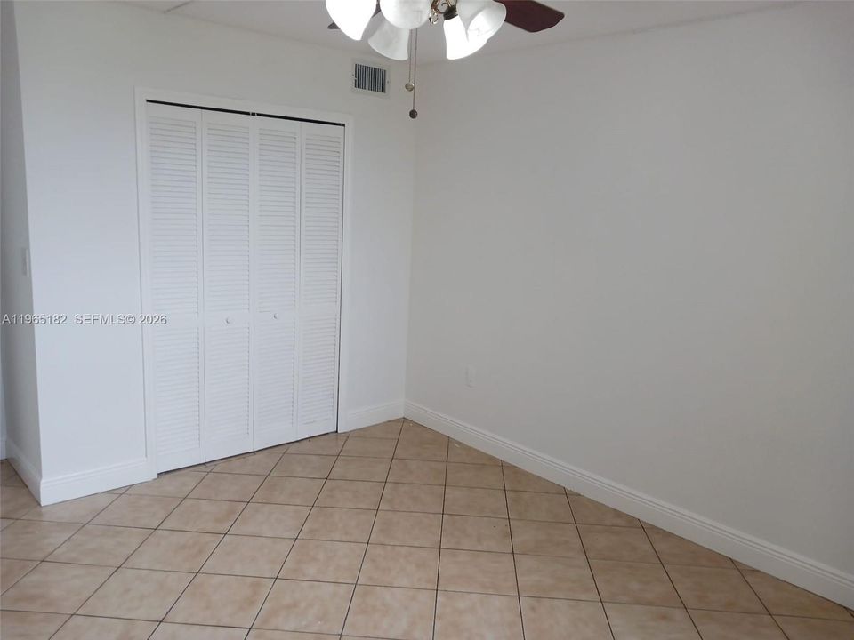 Active With Contract: $235,000 (2 beds, 2 baths, 1135 Square Feet)