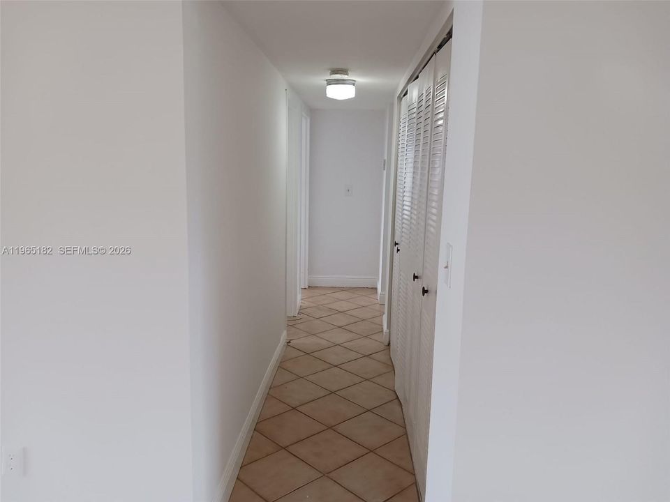 Active With Contract: $235,000 (2 beds, 2 baths, 1135 Square Feet)