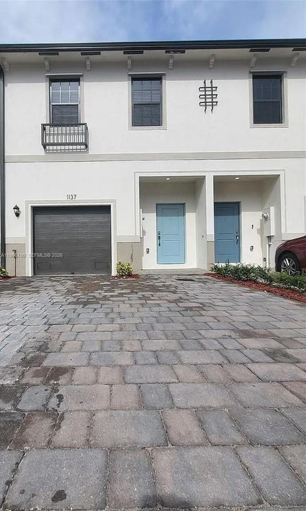 Activo con contrato: $250,000 (3 camas, 2 baños, 1466 Pies cuadrados)