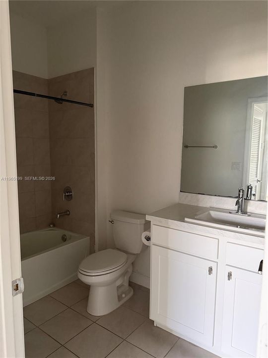 Activo con contrato: $250,000 (3 camas, 2 baños, 1466 Pies cuadrados)