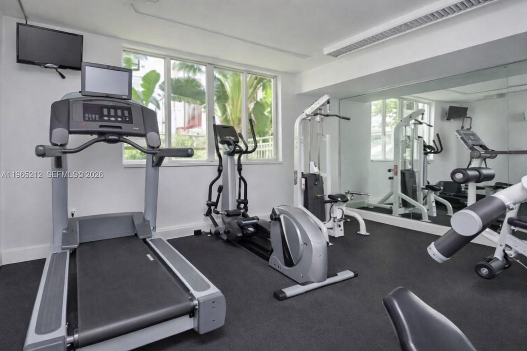 For Sale: $280,000 (2 beds, 2 baths, 794 Square Feet)