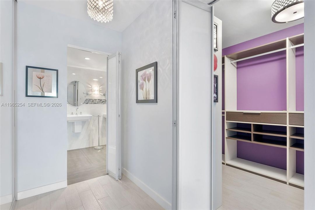 En Venta: $949,900 (2 camas, 2 baños, 1700 Pies cuadrados)