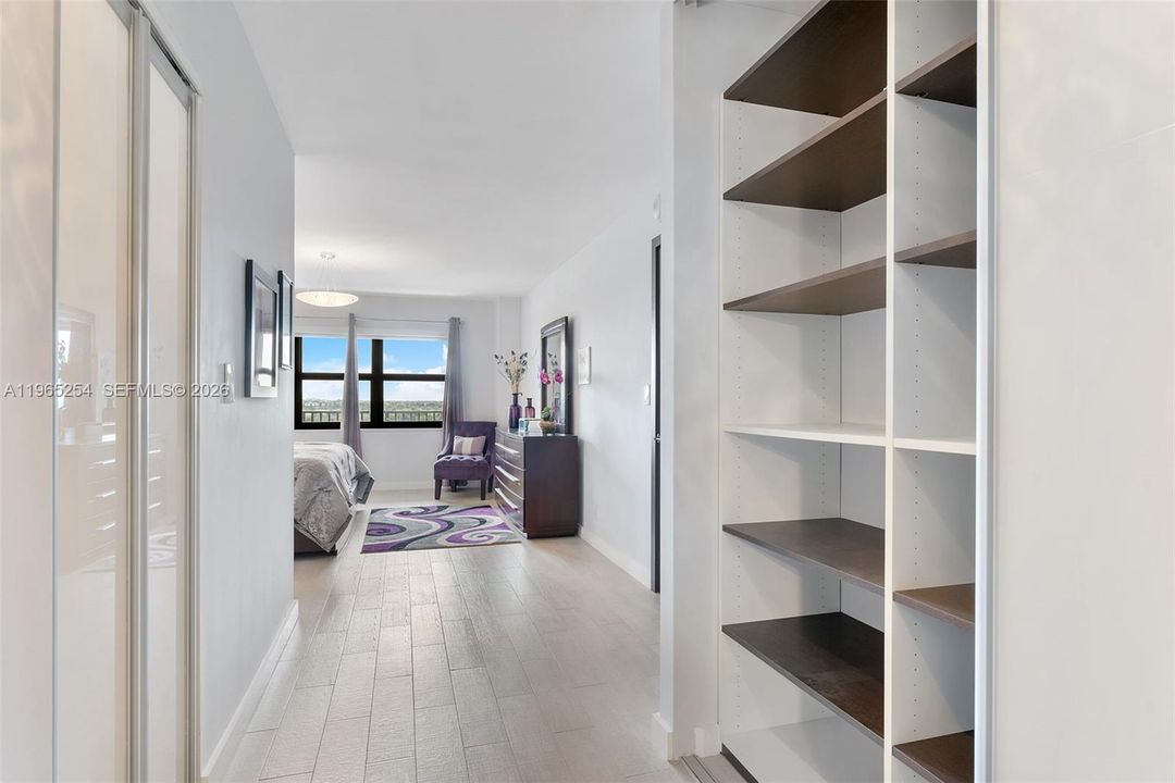 En Venta: $949,900 (2 camas, 2 baños, 1700 Pies cuadrados)