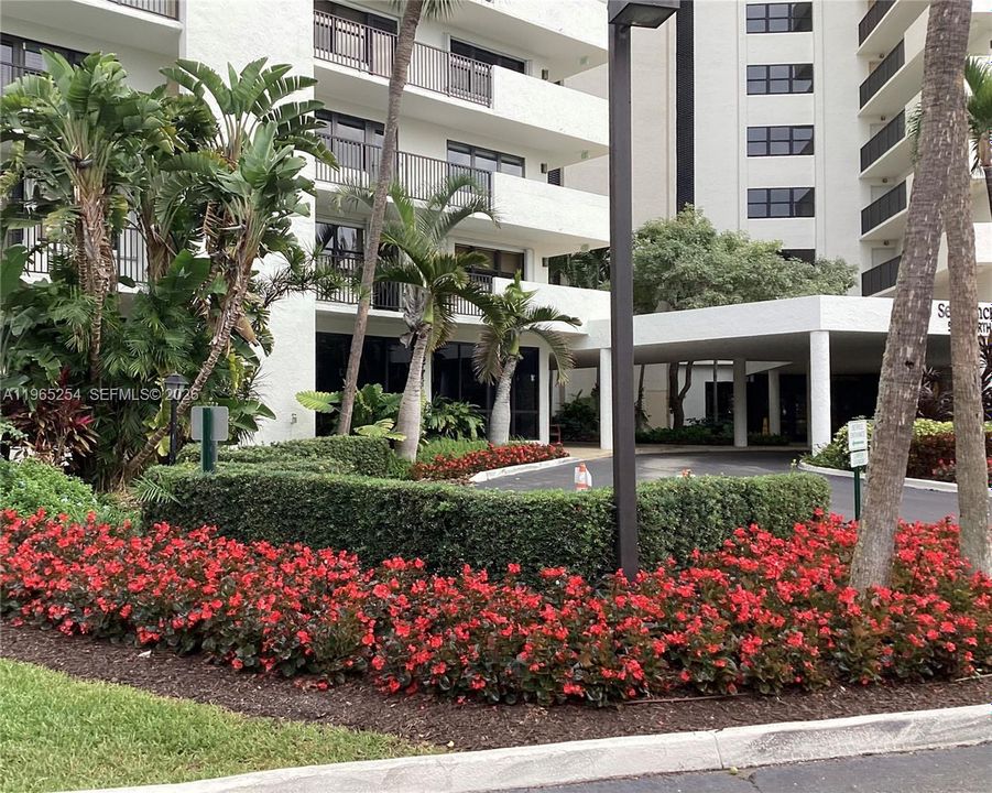En Venta: $949,900 (2 camas, 2 baños, 1700 Pies cuadrados)