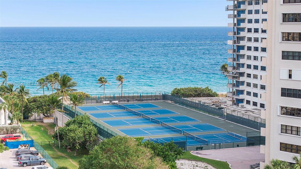 En Venta: $949,900 (2 camas, 2 baños, 1700 Pies cuadrados)