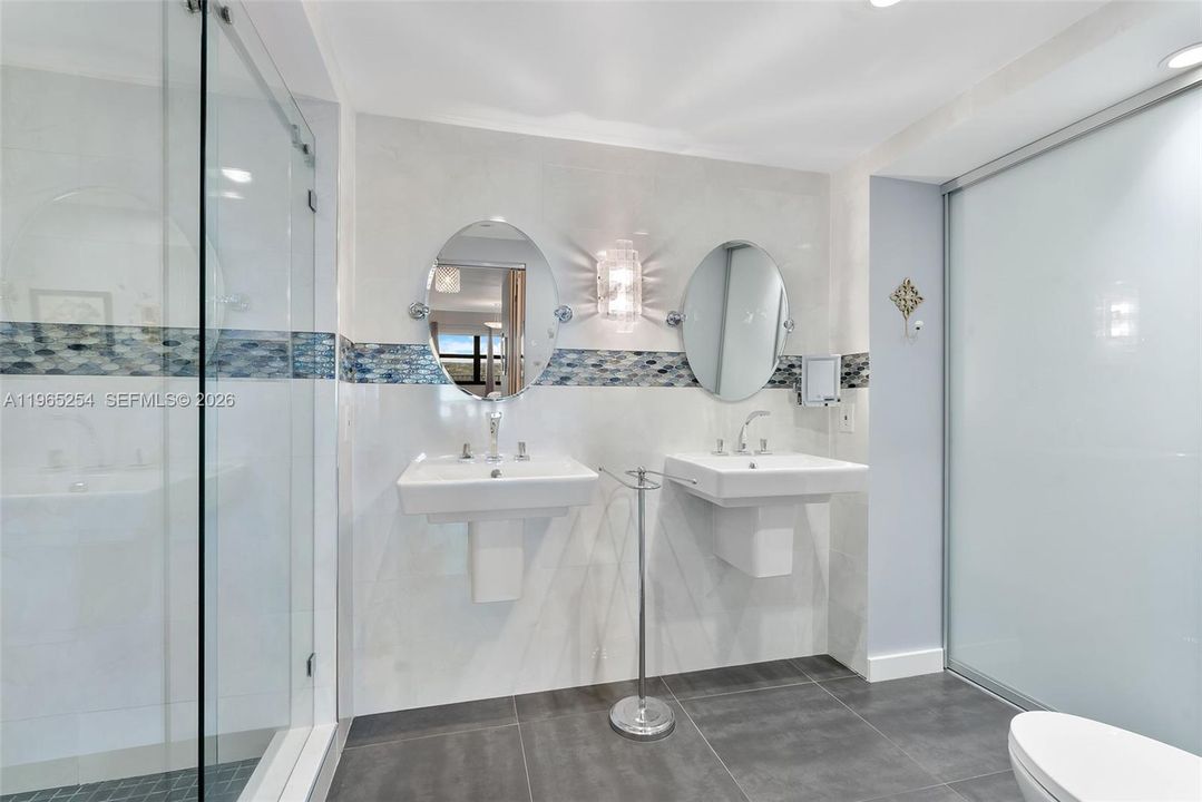 En Venta: $949,900 (2 camas, 2 baños, 1700 Pies cuadrados)