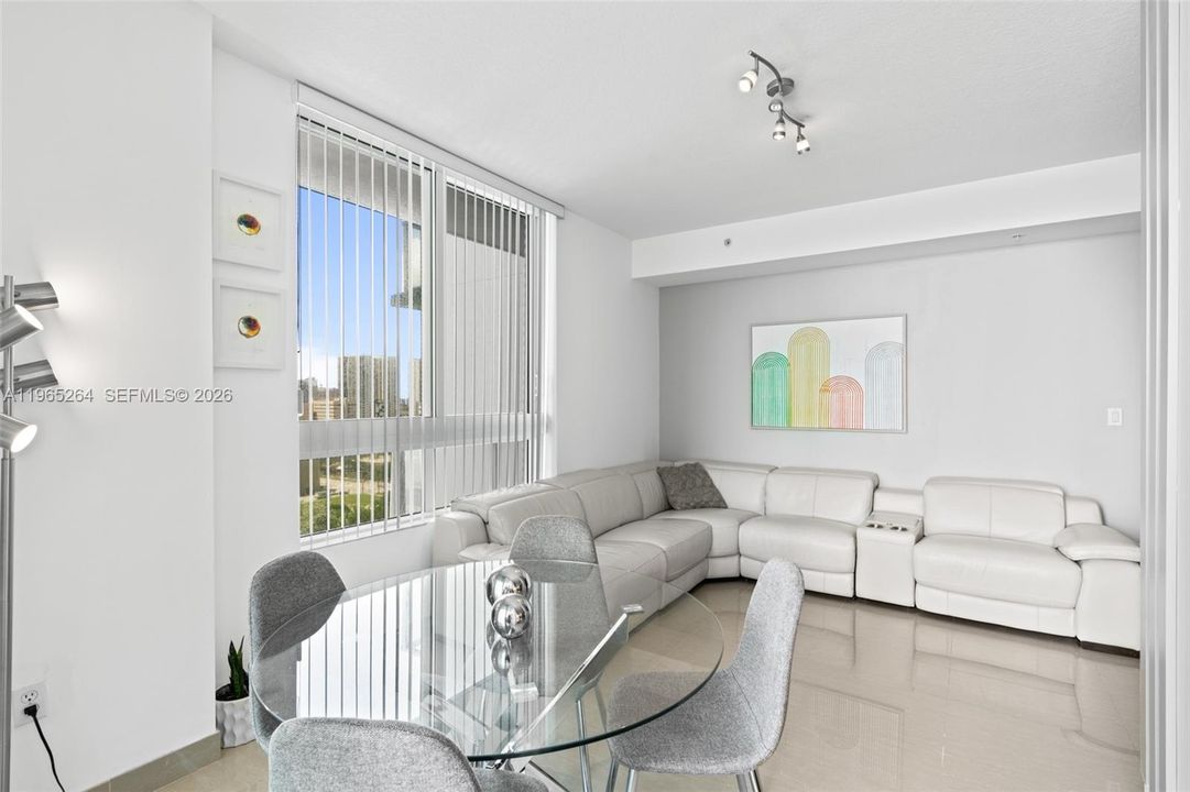 En Venta: $359,000 (1 camas, 1 baños, 594 Pies cuadrados)